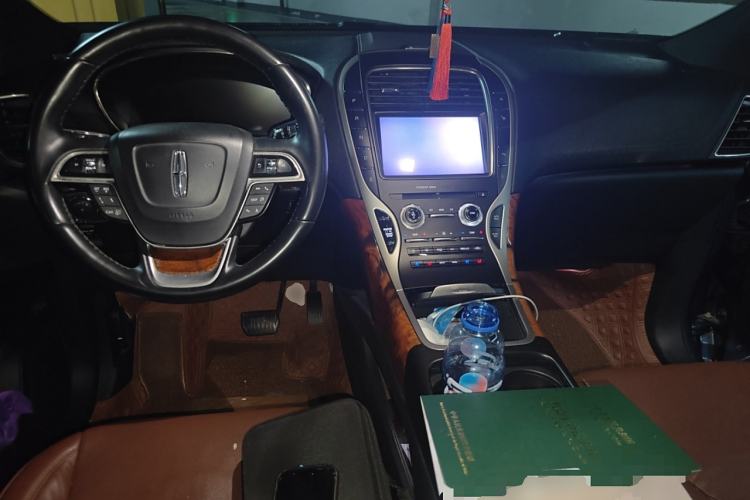 Used Lincoln Nautilus 2019 2.0T Four-Wheel Drive Zunya Edition China VI Standard Center Console
