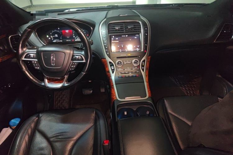 Used Lincoln Nautilus 2019 2.0T Four-Wheel Drive Zunya Edition China VI Standard Center Console