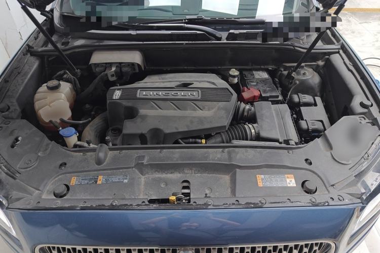 Used Lincoln Nautilus 2019 2.7T Four-Wheel Drive Prestige Edition China VI Standard Engine Bay