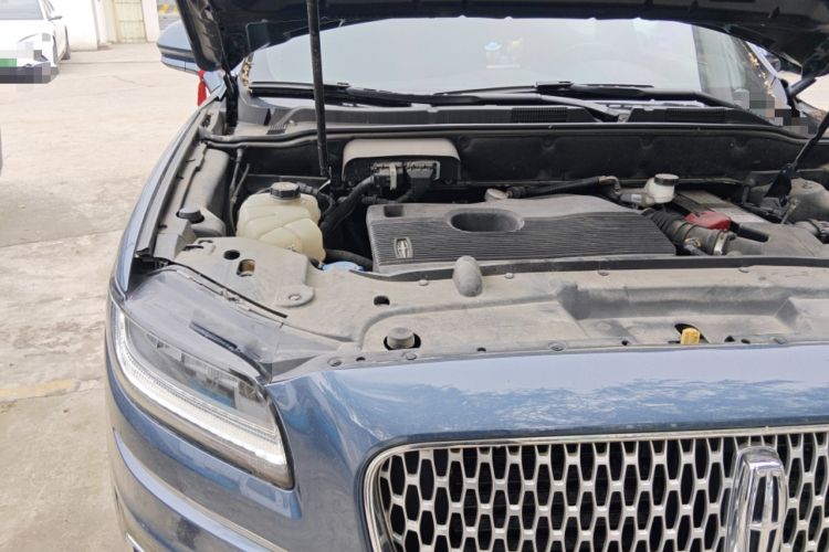 Used Lincoln Nautilus 2019 2.0T Two-Wheel Drive Luxury Edition China V Standard Engine Bay Right