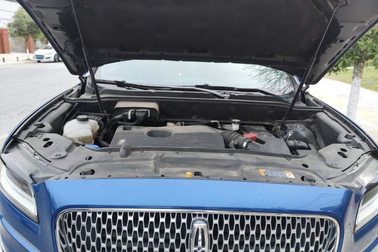 Used Lincoln Nautilus 2019 2.0T Four-Wheel Drive Zunya Edition China VI Standard Engine Bay