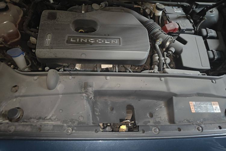 Used Lincoln Nautilus 2019 2.0T Four-Wheel Drive Zunya Edition China VI Standard Engine Bay
