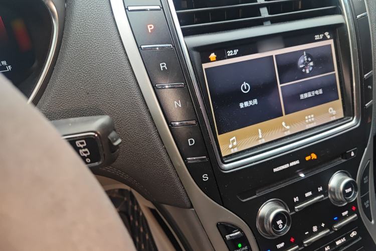 Used Lincoln Nautilus 2019 2.0T Two-Wheel Drive Luxury Edition China VI Standard Gear Lever