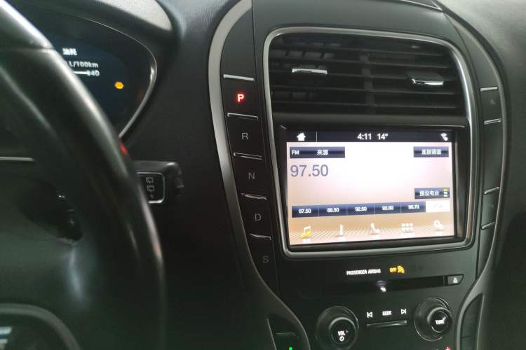 Used Lincoln Nautilus 2019 2.0T Two-Wheel Drive Luxury Edition China VI Standard Gear Lever