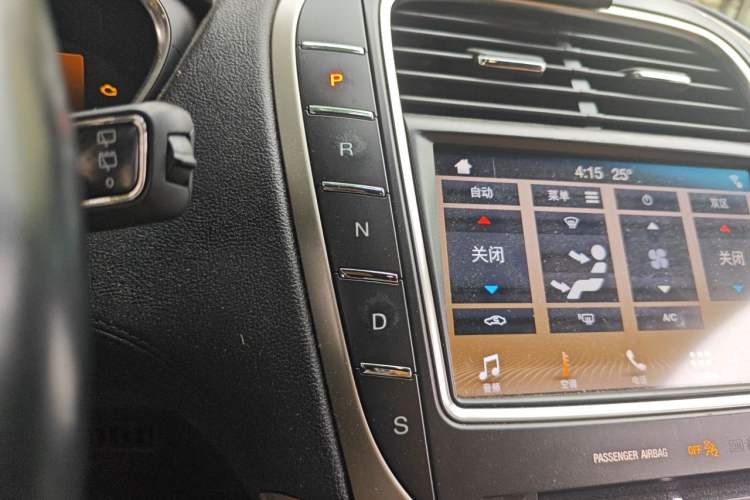 Used Lincoln Nautilus 2019 2.0T Two-Wheel Drive Luxury Edition China VI Standard Gear Lever