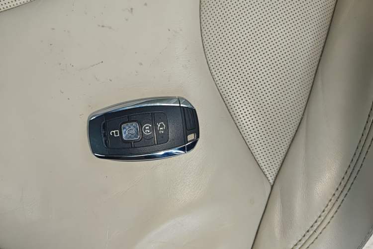 Used Lincoln Nautilus 2019 2.0T Two-Wheel Drive Luxury Edition China VI Standard Interior 1