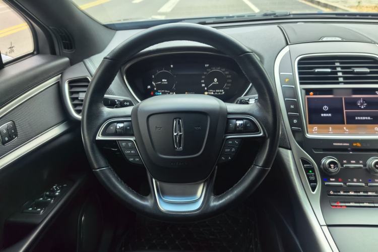 Used Lincoln Nautilus 2019 2.0T Two-Wheel Drive Zunyue Version China VI Standard Interior 3