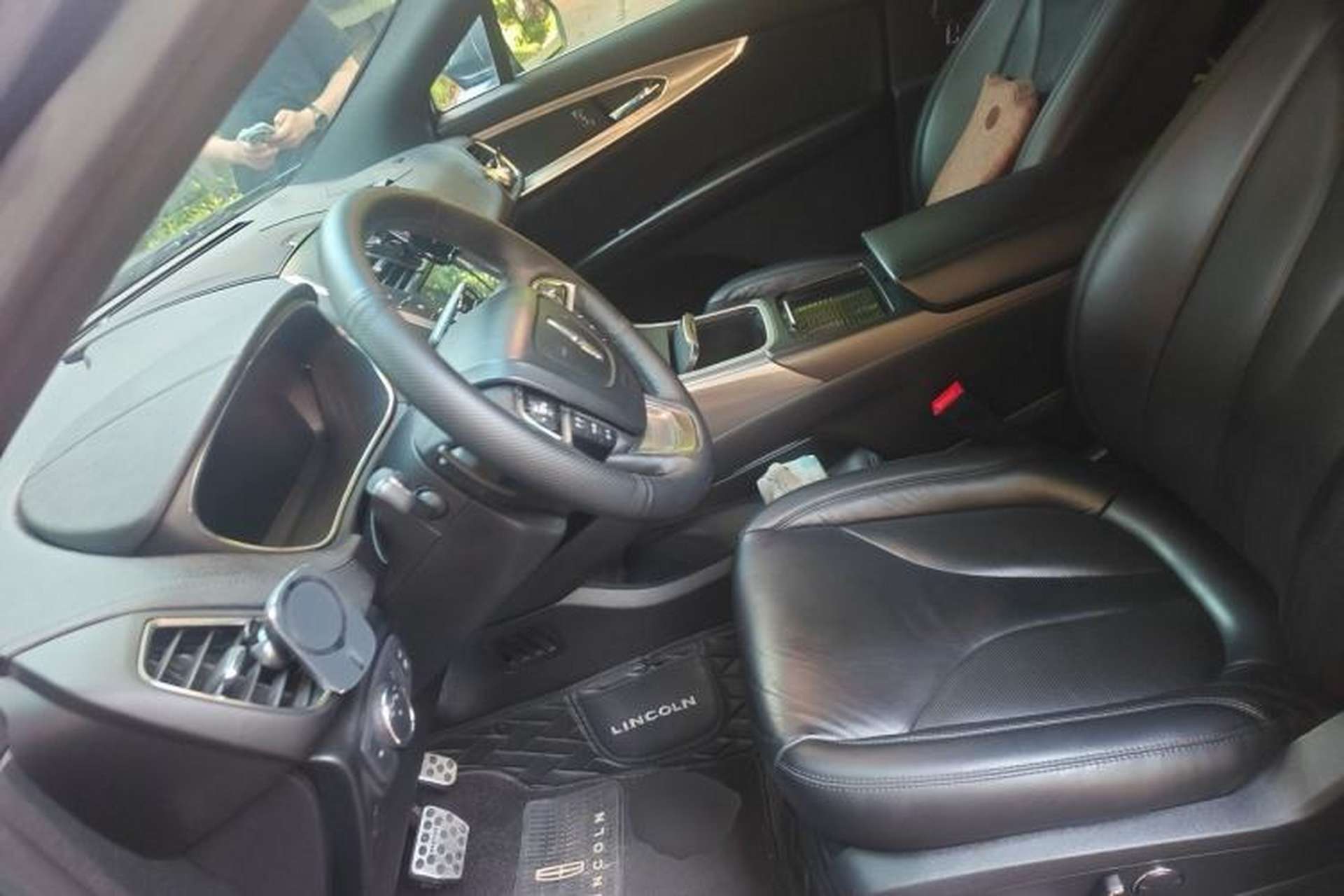 Used Lincoln Nautilus 2019 2.0T Two-Wheel Drive Luxury Edition China VI Standard Left Front Seat