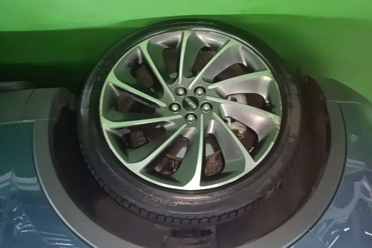 Used Lincoln Nautilus 2019 2.7T Four-Wheel Drive Prestige Edition China VI Standard Left Front Wheel Hub