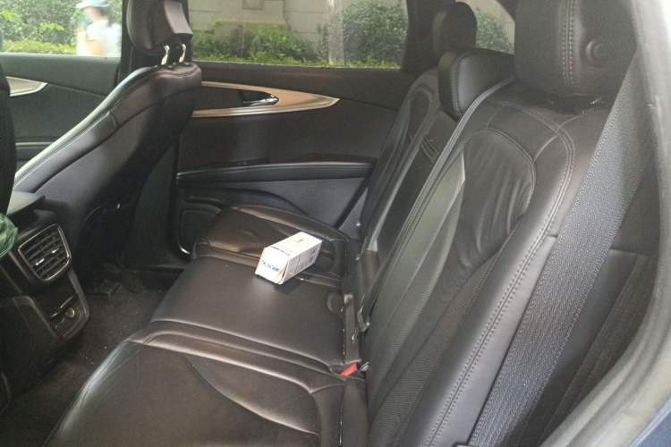 Used Lincoln Nautilus 2019 2.0T Two-Wheel Drive Luxury Edition China VI Standard Left Rear Seat