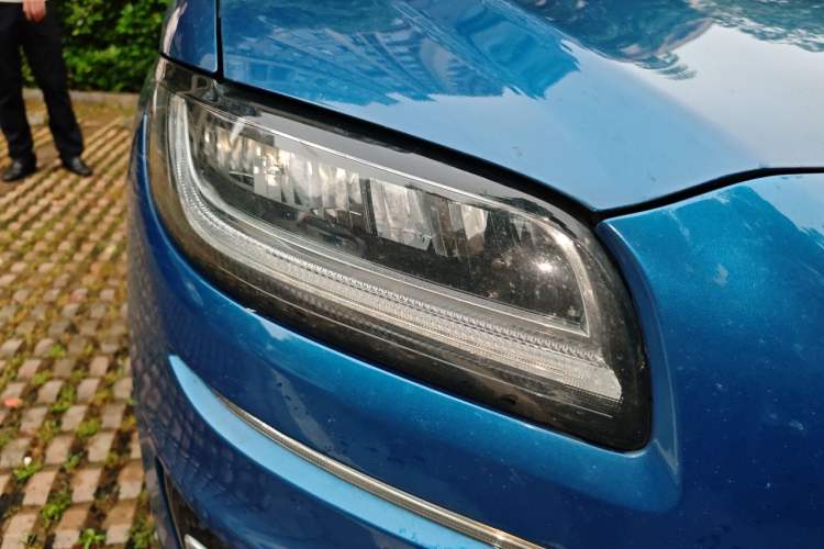 Used Lincoln Nautilus 2019 2.0T Four-Wheel Drive Zunya Edition China VI Standard Right Front Headlight