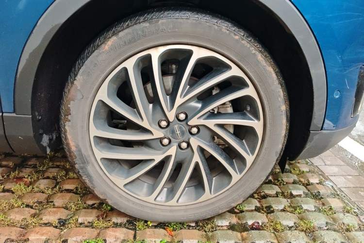 Used Lincoln Nautilus 2019 2.0T Four-Wheel Drive Zunya Edition China VI Standard Right Front Wheel Hub