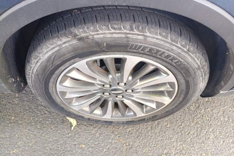 Used Lincoln Nautilus 2019 2.0T Two-Wheel Drive Luxury Edition China VI Standard Right Front Wheel Hub