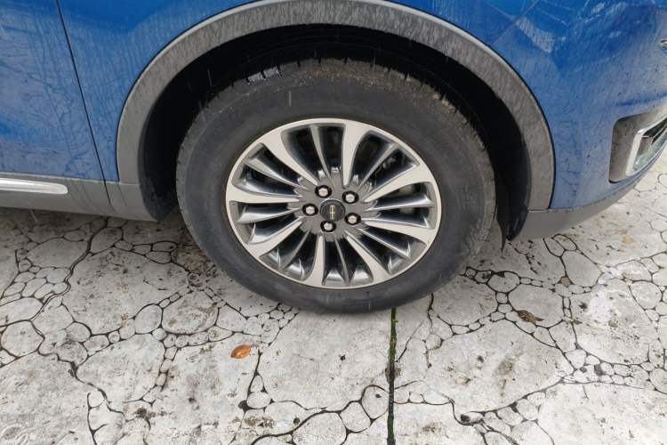 Used Lincoln Nautilus 2019 2.0T Two-Wheel Drive Zunyue Version China VI Standard Right Front Wheel Hub