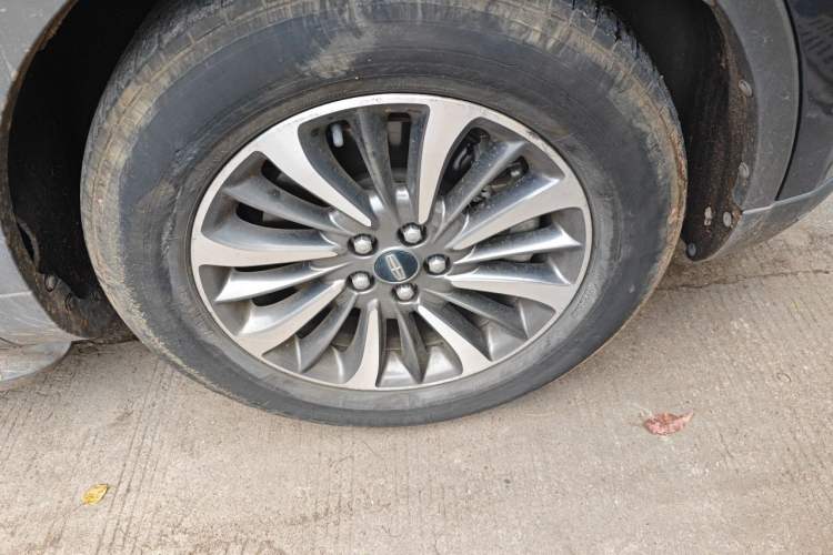 Used Lincoln Nautilus 2019 2.0T Two-Wheel Drive Luxury Edition China VI Standard Right Front Wheel Hub