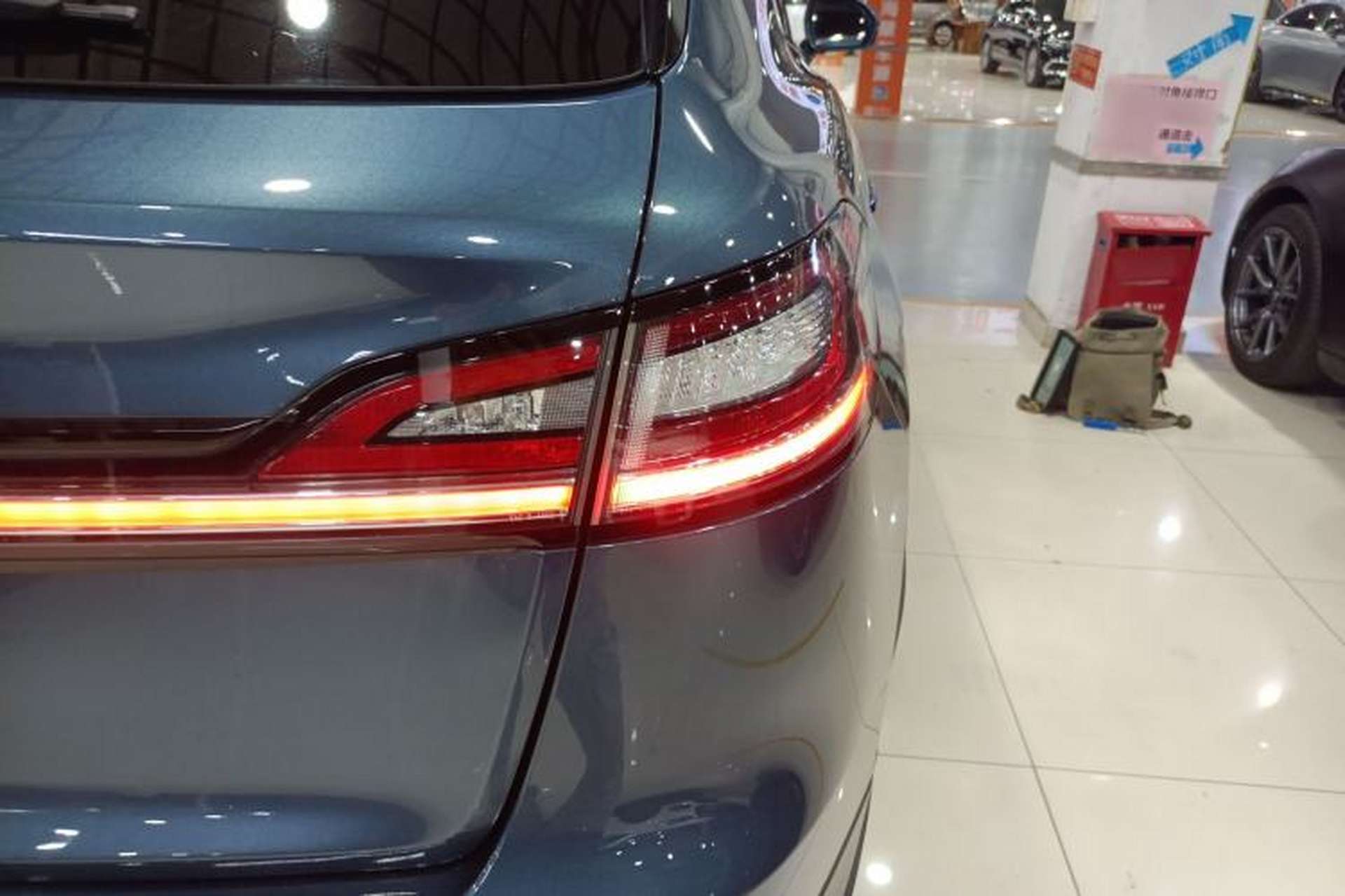 Used Lincoln Nautilus 2019 2.0T Two-Wheel Drive Luxury Edition China VI Standard Right Rear Taillight