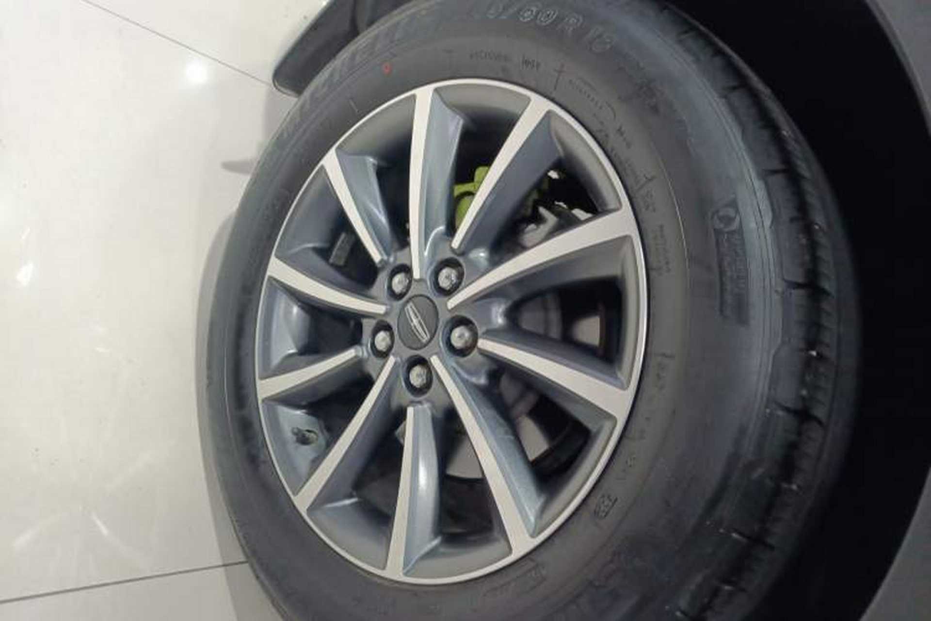 Used Lincoln Nautilus 2019 2.0T Two-Wheel Drive Luxury Edition China VI Standard Right Rear Wheel Hub