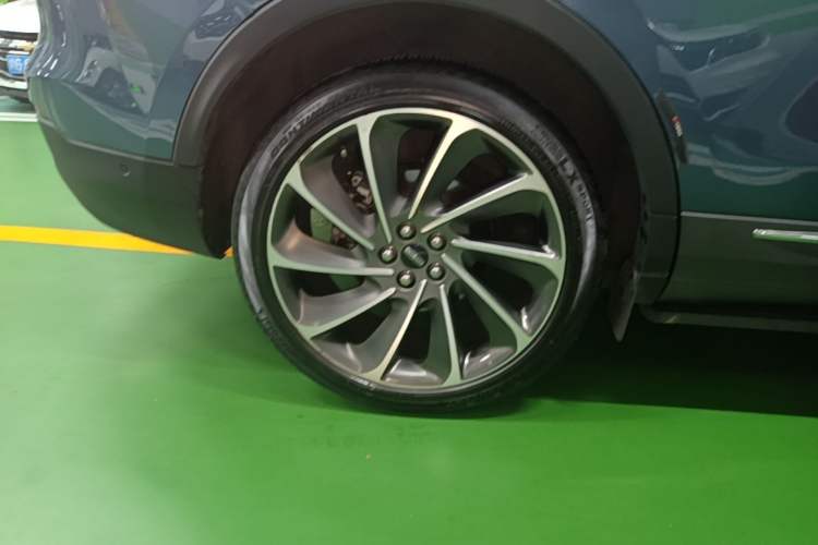 Used Lincoln Nautilus 2019 2.7T Four-Wheel Drive Prestige Edition China VI Standard Right Rear Wheel Hub