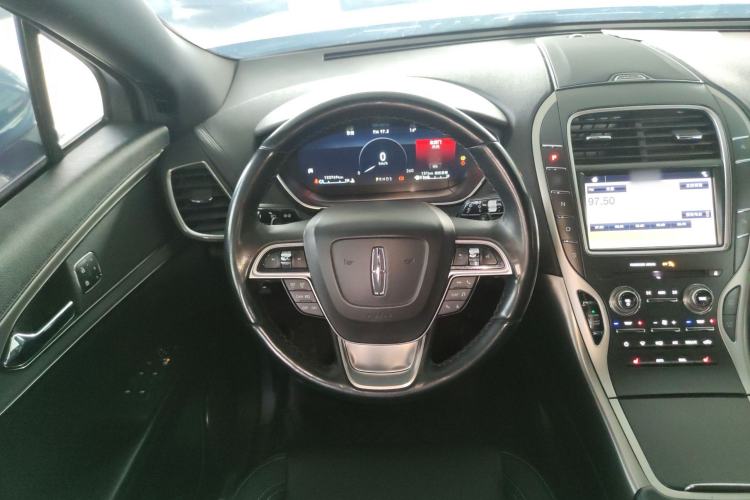 Used Lincoln Nautilus 2019 2.0T Two-Wheel Drive Luxury Edition China VI Standard Steering Wheel