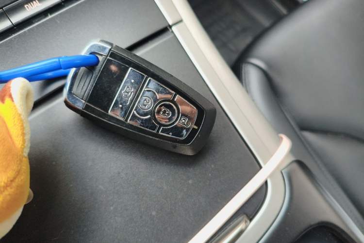 Used Lincoln Nautilus 2019 2.0T Two-Wheel Drive Zunyue Version China VI Standard Vehicle Key