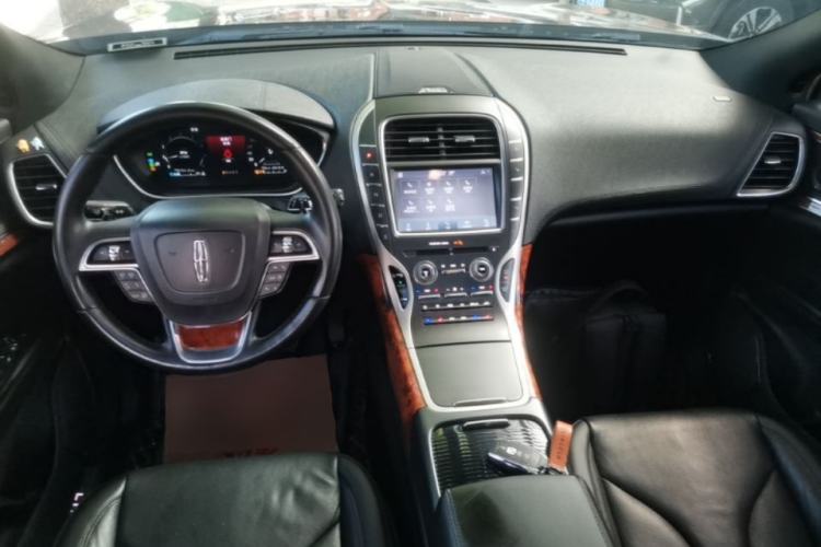 Used Lincoln Nautilus 2019 2.0T Four-Wheel Drive Zunya Edition China VI Standard Center Console