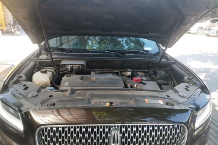 Used Lincoln Nautilus 2019 2.0T Four-Wheel Drive Zunya Edition China VI Standard Engine Bay