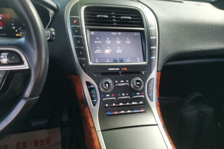 Used Lincoln Nautilus 2019 2.0T Four-Wheel Drive Zunya Edition China VI Standard Gear Lever