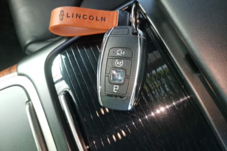 Used Lincoln Nautilus 2019 2.0T Four-Wheel Drive Zunya Edition China VI Standard Interior 1