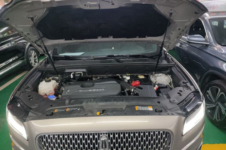 Used Lincoln Nautilus 2019 2.0T Four-Wheel Drive Zunya Edition China VI Standard Engine Bay