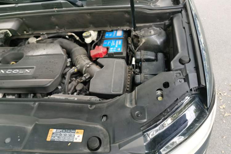 Used Lincoln Nautilus 2019 2.0T Two-Wheel Drive Luxury Edition China VI Standard Engine Bay Left