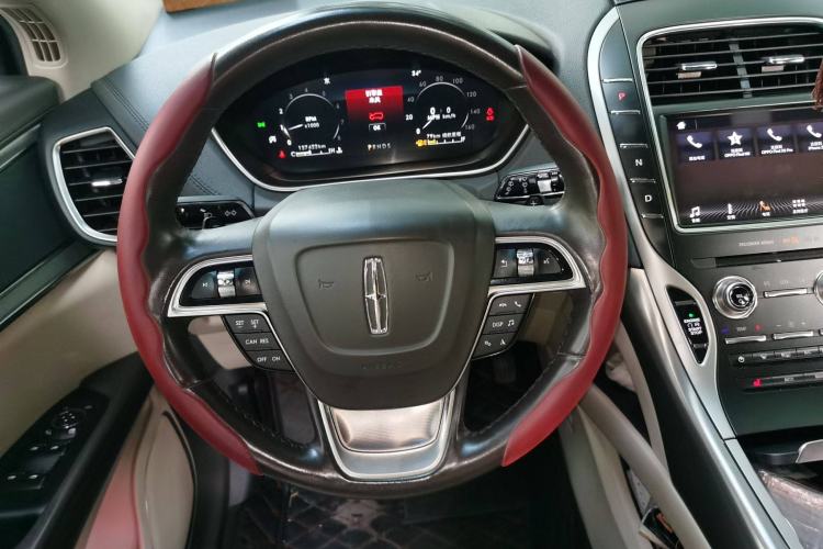 Used Lincoln Nautilus 2019 2.0T Two-Wheel Drive Luxury Edition China VI Standard Steering Wheel