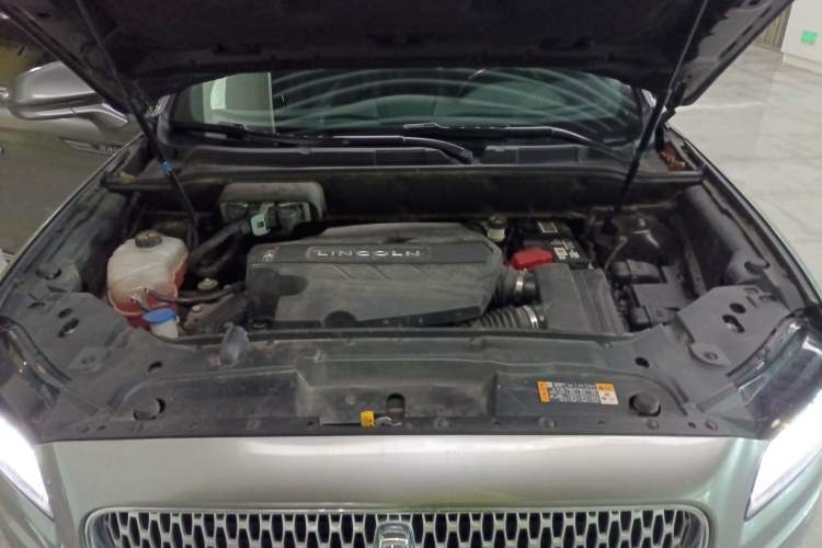 Used Lincoln Nautilus 2019 2.7T Four-Wheel Drive Prestige Edition China VI Standard Engine Bay