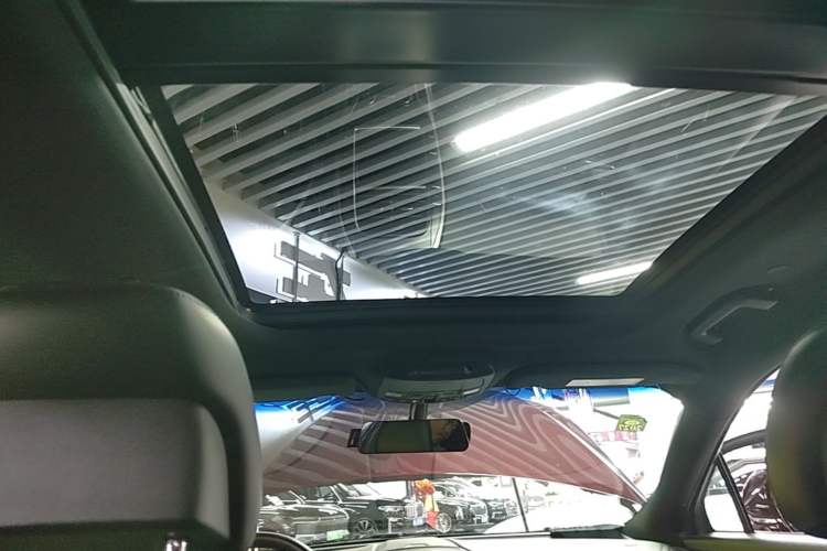 Used Lincoln Nautilus 2019 2.0T Two-Wheel Drive Luxury Edition China VI Standard Headliner