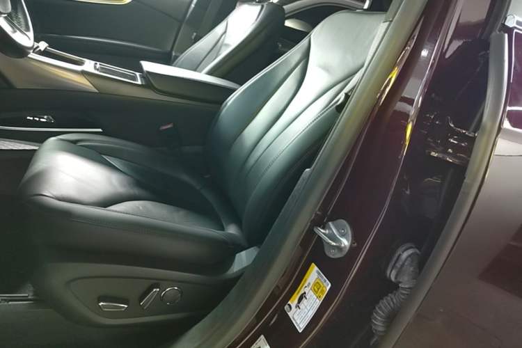 Used Lincoln Nautilus 2019 2.0T Two-Wheel Drive Luxury Edition China VI Standard Left Front Seat