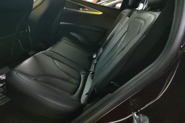 Used Lincoln Nautilus 2019 2.0T Two-Wheel Drive Luxury Edition China VI Standard Left Rear Seat