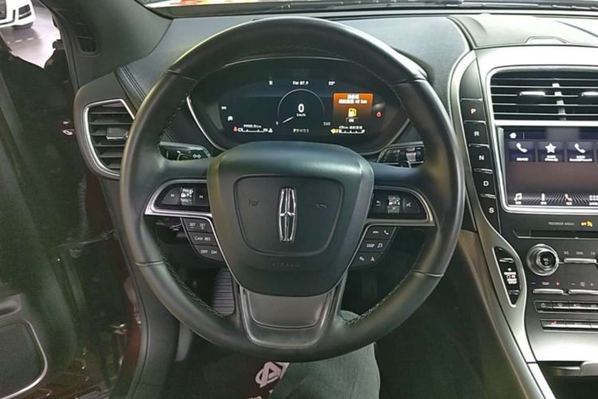Used Lincoln Nautilus 2019 2.0T Two-Wheel Drive Luxury Edition China VI Standard Steering Wheel