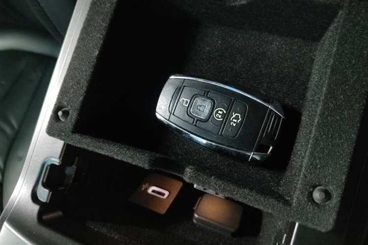 Used Lincoln Nautilus 2019 2.0T Two-Wheel Drive Luxury Edition China VI Standard Vehicle Key