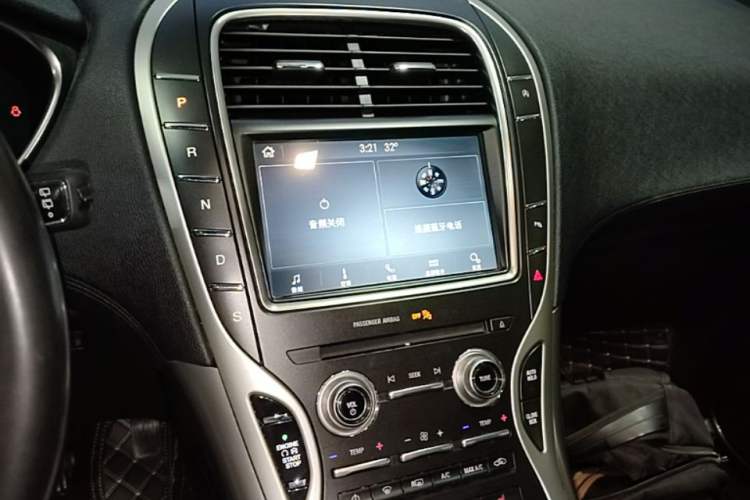 Used Lincoln Nautilus 2019 2.0T Two-Wheel Drive Luxury Edition China VI Standard Audio And AC Panel