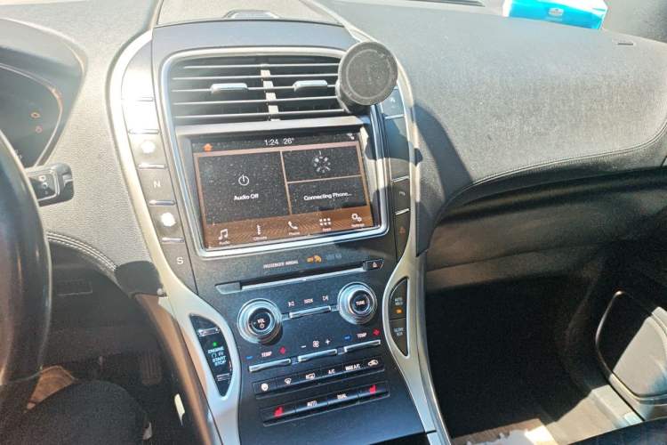 Used Lincoln Nautilus 2019 2.0T Two-Wheel Drive Luxury Edition China VI Standard Audio And AC Panel