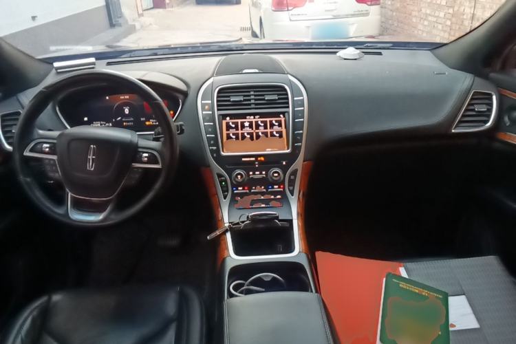 Used Lincoln Nautilus 2019 2.0T Four-Wheel Drive Zunya Edition China VI Standard Center Console