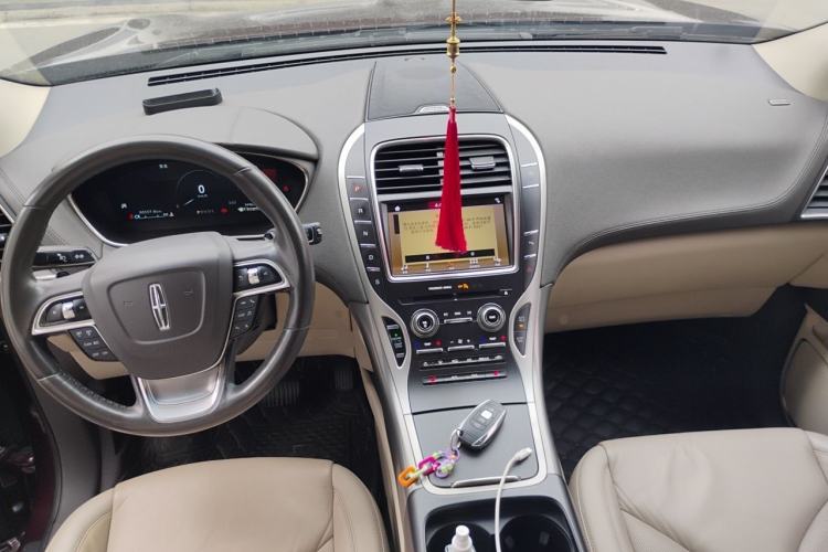 Used Lincoln Nautilus 2019 2.0T Two-Wheel Drive Luxury Edition China VI Standard Center Console