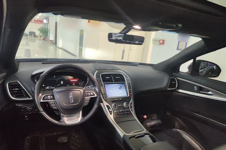 Used Lincoln Nautilus 2019 2.0T Two-Wheel Drive Luxury Edition China VI Standard Center Console