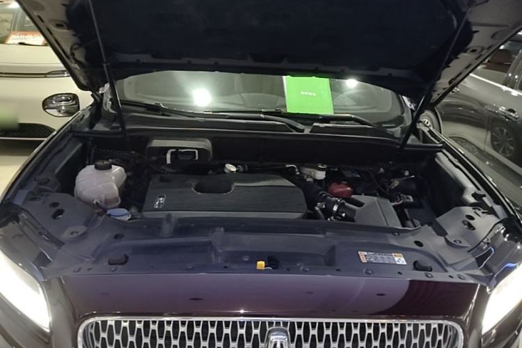 Used Lincoln Nautilus 2019 2.0T Two-Wheel Drive Luxury Edition China VI Standard Engine Bay