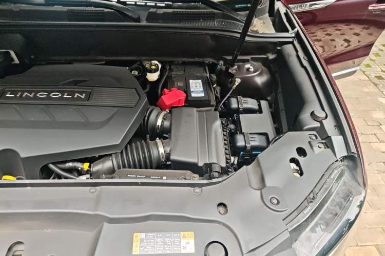Used Lincoln Nautilus 2019 2.7T Four-Wheel Drive Prestige Edition China VI Standard Engine Bay Left