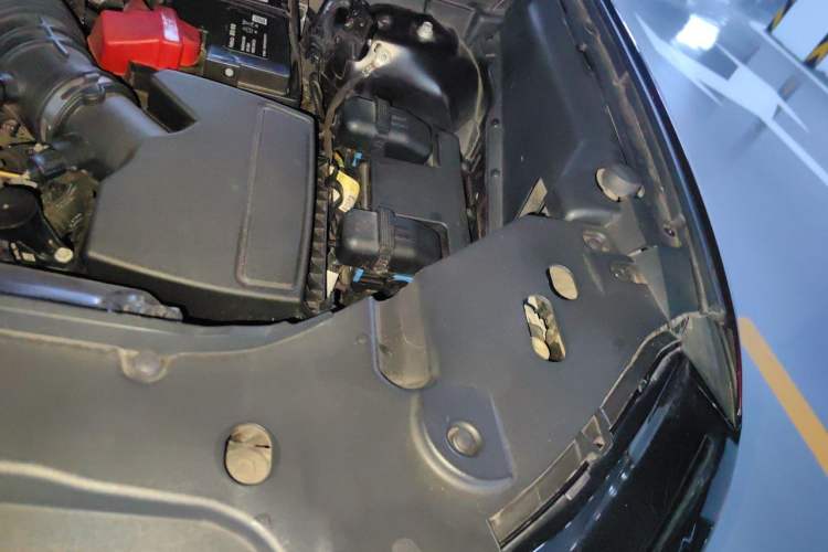 Used Lincoln Nautilus 2019 2.0T Two-Wheel Drive Luxury Edition China VI Standard Engine Bay Left