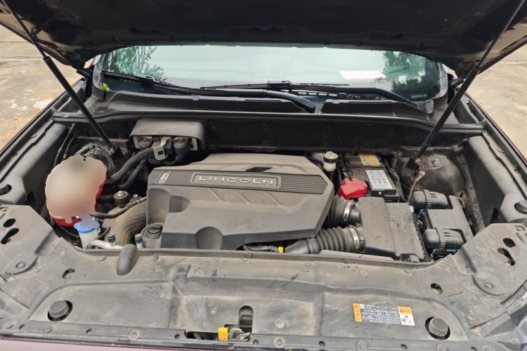 Used Lincoln Nautilus 2019 2.7T Four-Wheel Drive Prestige Edition China VI Standard Engine Bay