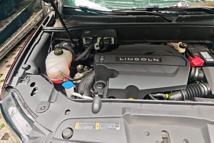 Used Lincoln Nautilus 2019 2.7T Four-Wheel Drive Prestige Edition China VI Standard Engine Bay Right