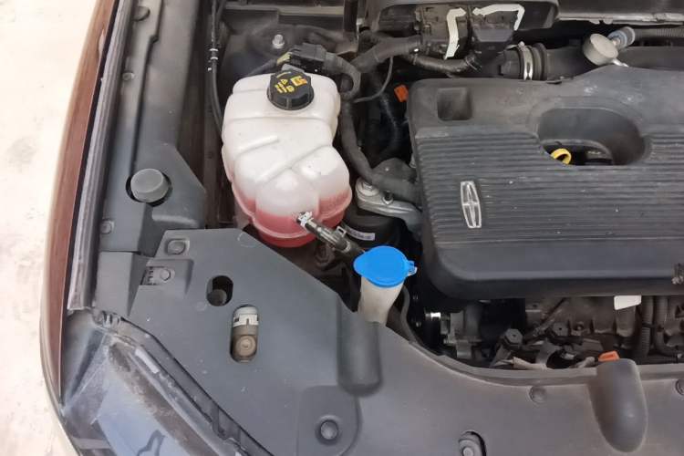 Used Lincoln Nautilus 2019 2.0T Four-Wheel Drive Zunya Edition China VI Standard Engine Bay Right