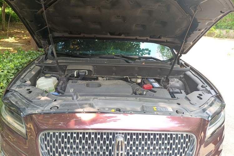 Used Lincoln Nautilus 2019 2.0T Four-Wheel Drive Zunya Edition China VI Standard Engine Bay