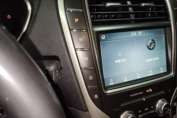 Used Lincoln Nautilus 2019 2.0T Two-Wheel Drive Luxury Edition China VI Standard Gear Lever
